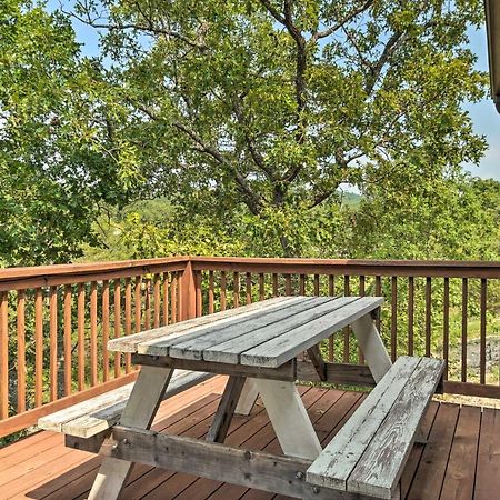 Branson West Cabin With Pool Access And Golfing Экстерьер фото