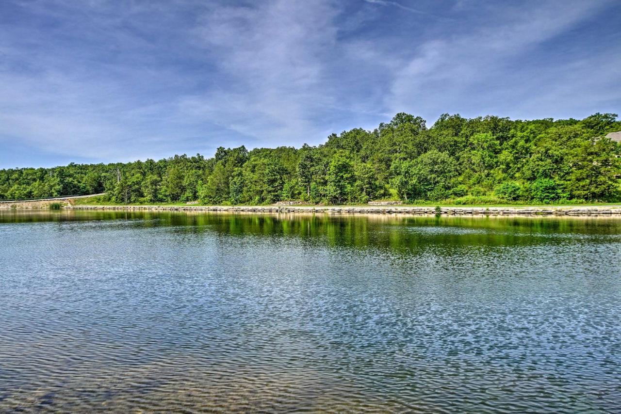 Branson West Cabin With Pool Access And Golfing Экстерьер фото