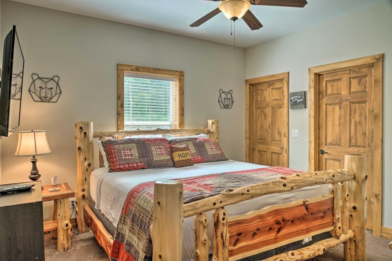 Branson West Cabin With Pool Access And Golfing Экстерьер фото