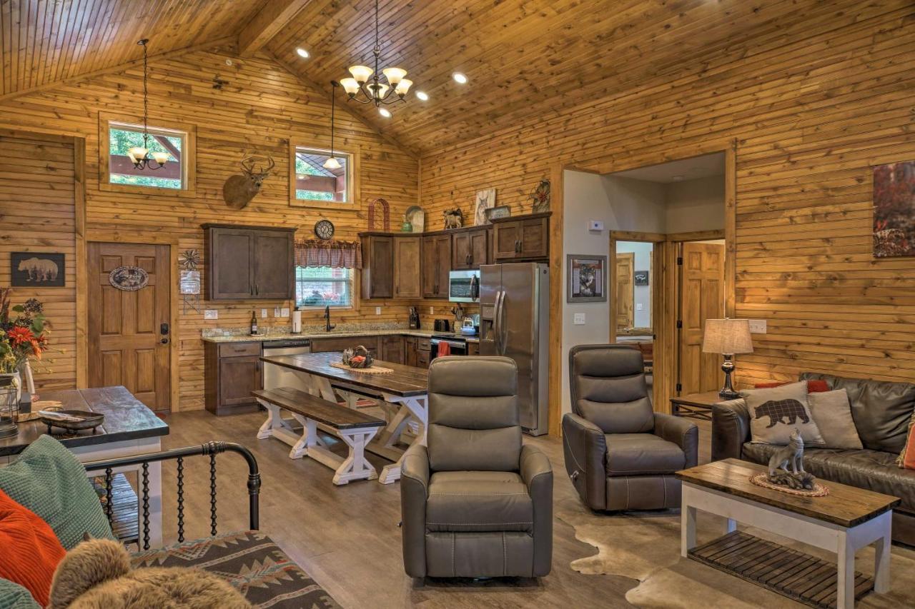 Branson West Cabin With Pool Access And Golfing Экстерьер фото