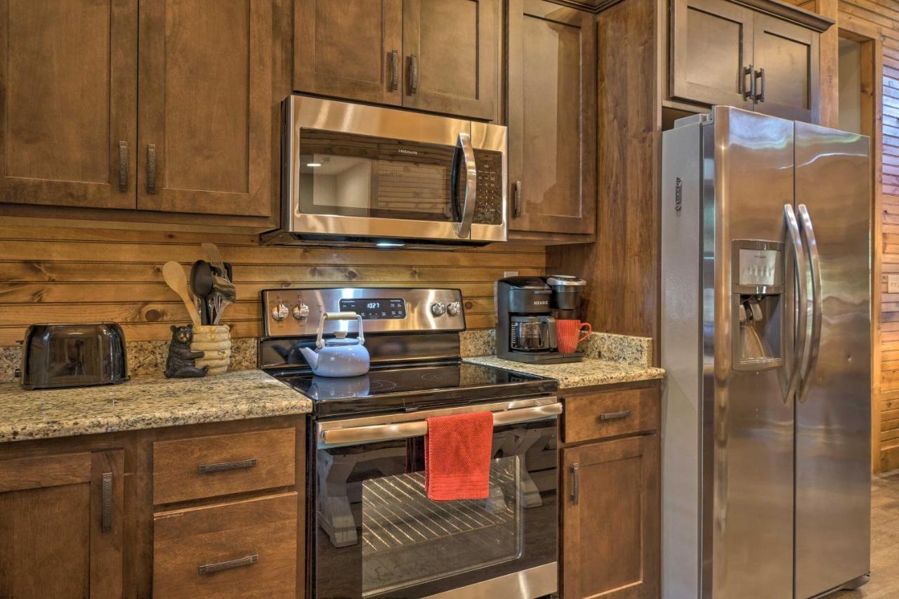 Branson West Cabin With Pool Access And Golfing Экстерьер фото