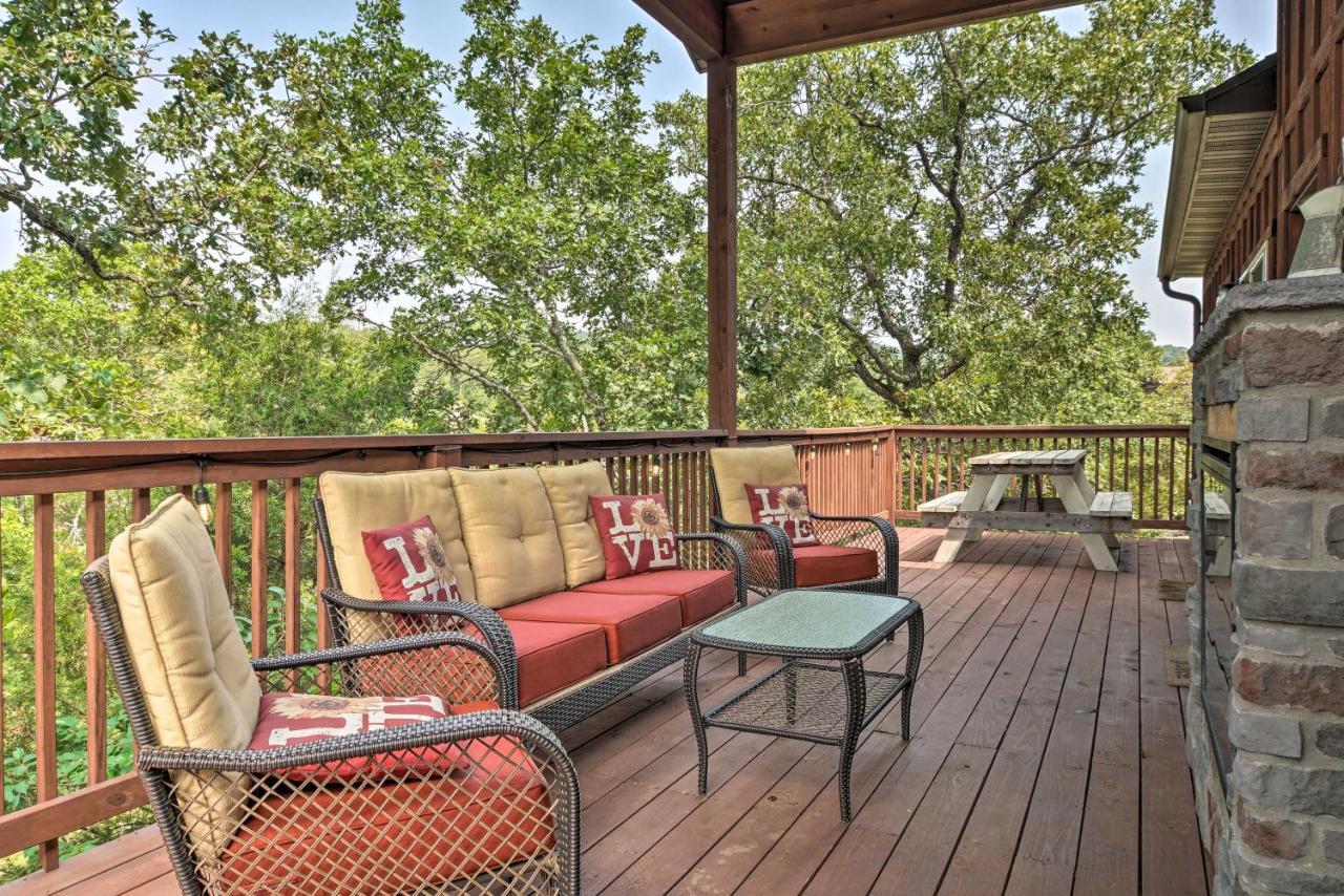 Branson West Cabin With Pool Access And Golfing Экстерьер фото