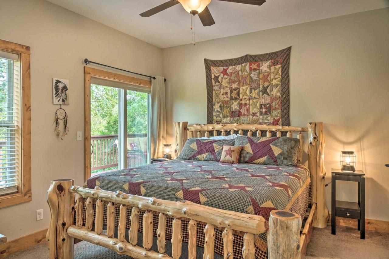 Branson West Cabin With Pool Access And Golfing Экстерьер фото